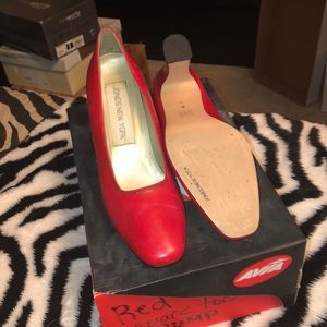 Red Square heel pumps